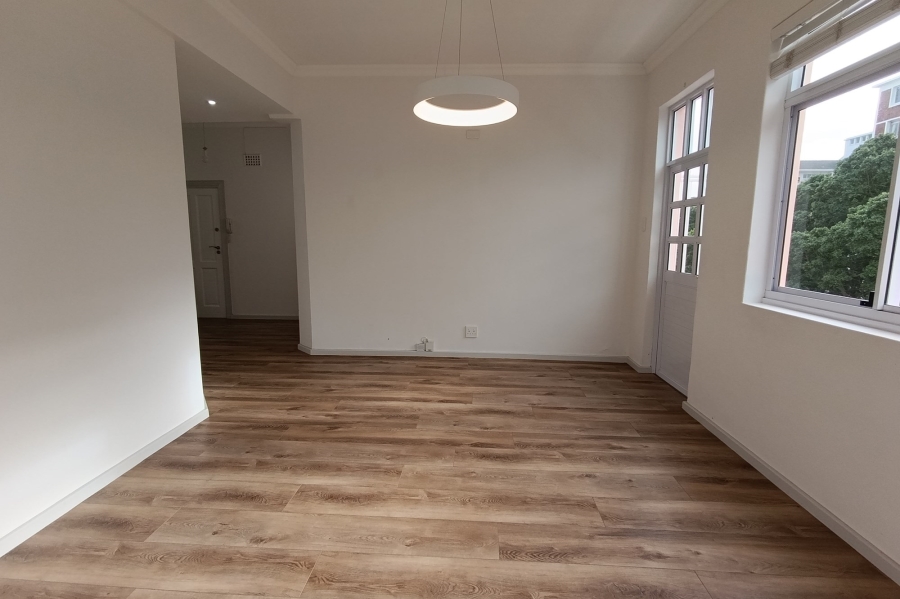 1 Bedroom Property for Sale in Sea Point Western Cape
